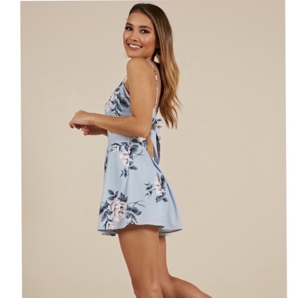 Hello Molly Like You Would Blue Floral Front Twist Knot Keyhole Tie Romper - Picture 15 of 16